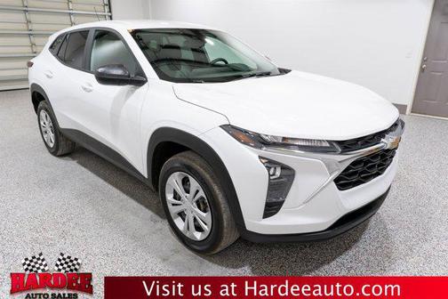 Summit White 2024 Chevrolet Trax LS