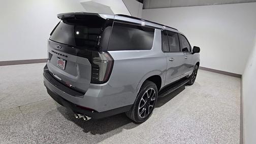 Sterling Grey Metallic 2025 Chevrolet Suburban RST