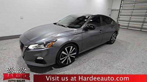 2022 Nissan Altima SR FWD