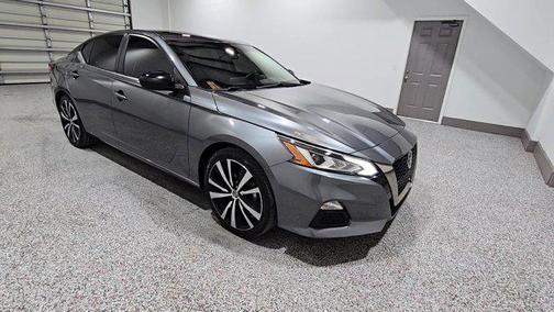 2022 Nissan Altima SR FWD