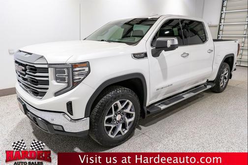 White Frost Tricoat 2024 GMC Sierra 1500 SLT