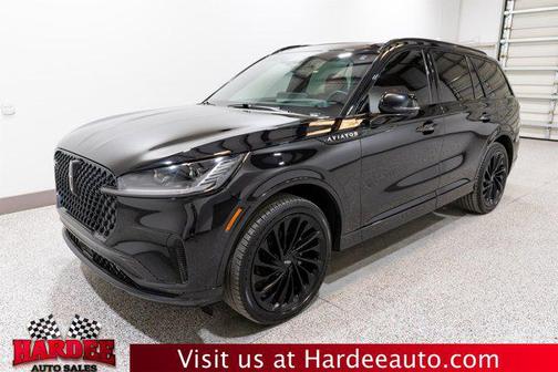 Infinite Black Metallic Clearcoat 2025 Lincoln Aviator Reserve AWD