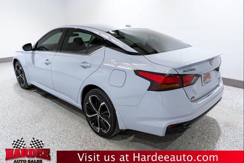 Gray Sky Pearl 2023 Nissan Altima SR Intelligent AWD