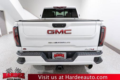 2024 GMC Sierra 2500 AT4