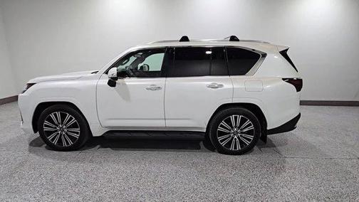 2025 Lexus LX 600 Luxury