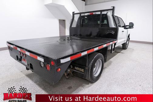 Oxford White 2025 Ford F-350 XLT