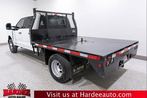 Oxford White 2025 Ford F-350 XLT