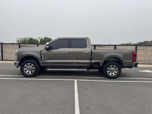 2023 Ford F-250 LARIAT