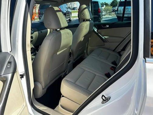 2010 Volkswagen Tiguan SE