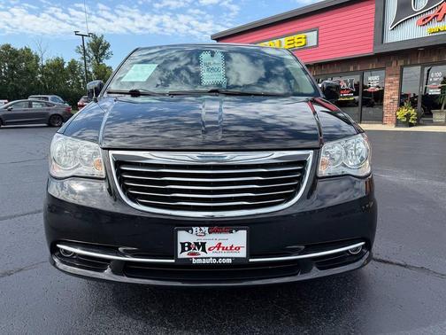 2016 Chrysler Town & Country Touring