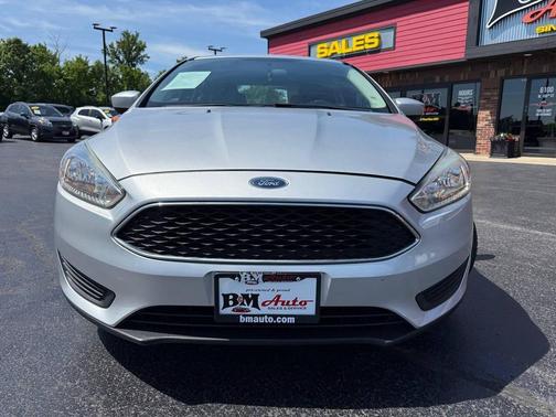Ingot Silver 2018 Ford Focus SE