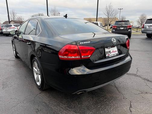 2012 Volkswagen Passat 2.5 SE