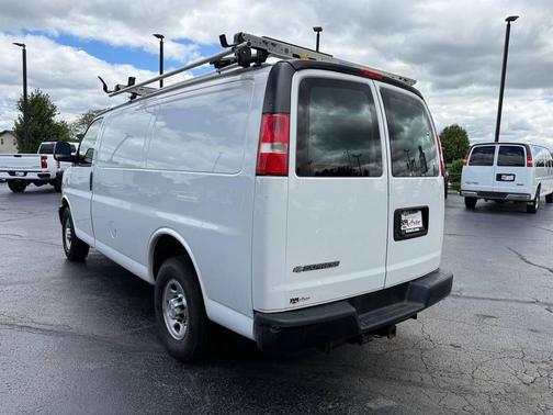 Summit White 2019 Chevrolet Express 2500 Work Van