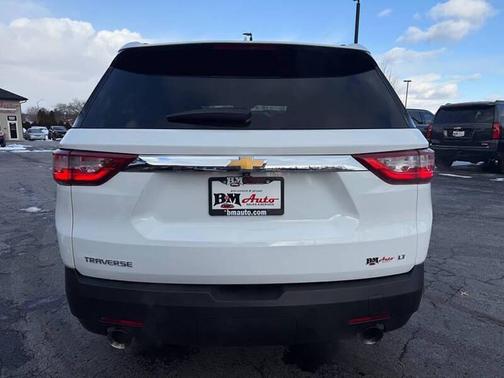 Summit White 2020 Chevrolet Traverse LT Cloth