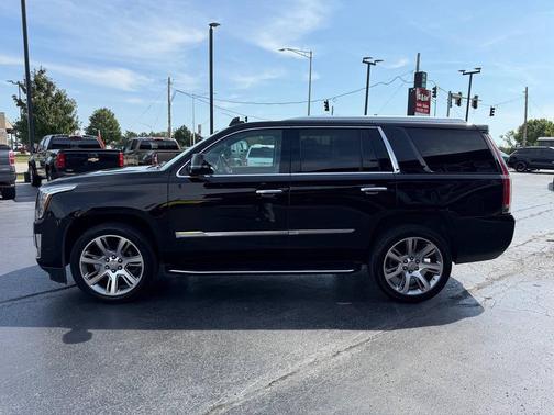 2017 Cadillac Escalade Luxury