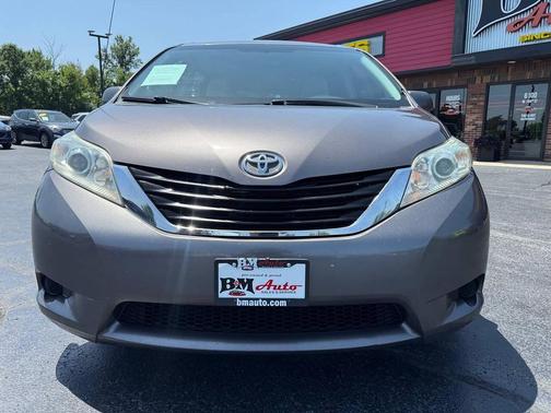 Predawn Gray Mica 2011 Toyota Sienna LE