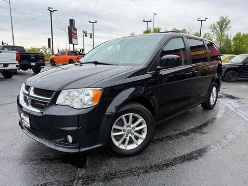 Black Onyx Crystal Pearlcoat 2019 Dodge Grand Caravan SXT