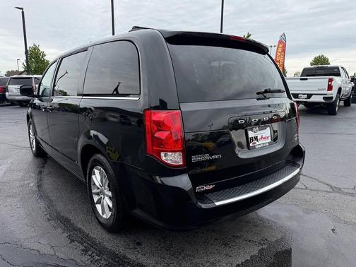 Black Onyx Crystal Pearlcoat 2019 Dodge Grand Caravan SXT