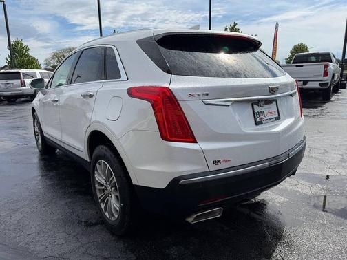 Crystal White Tricoat 2017 Cadillac XT5 Luxury