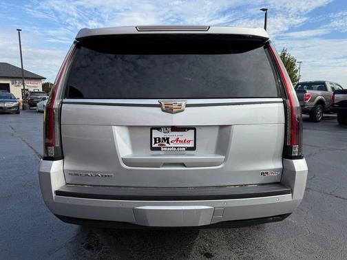 2016 Cadillac Escalade Luxury