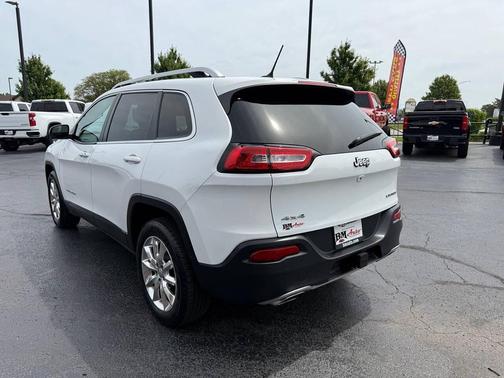 Bright White Clearcoat 2015 Jeep Cherokee Limited
