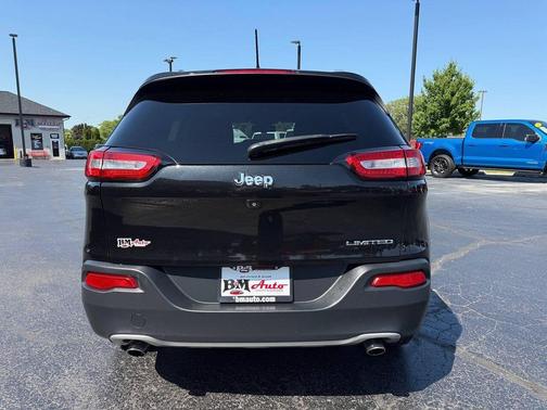 Brilliant Black Crystal Pearlcoat 2014 Jeep Cherokee Limited