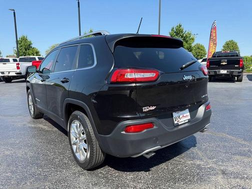 Brilliant Black Crystal Pearlcoat 2014 Jeep Cherokee Limited
