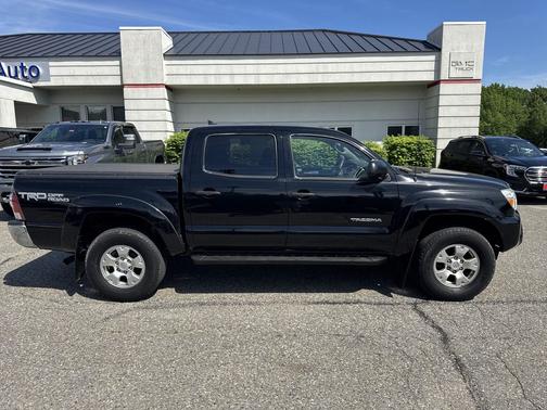 Black 2015 Toyota Tacoma Base