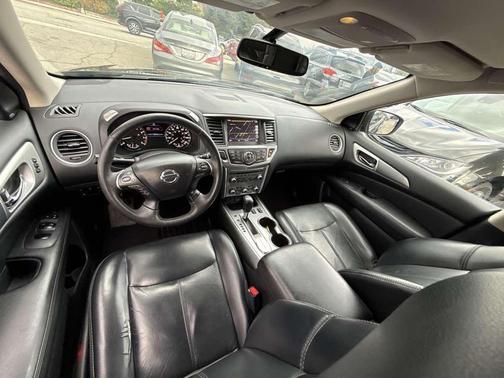 Magnetic Black 2018 Nissan Pathfinder SL