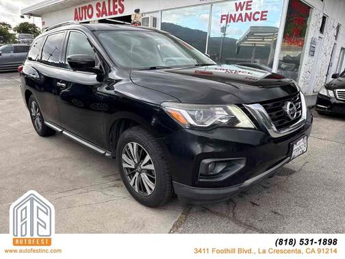 Magnetic Black 2018 Nissan Pathfinder SL