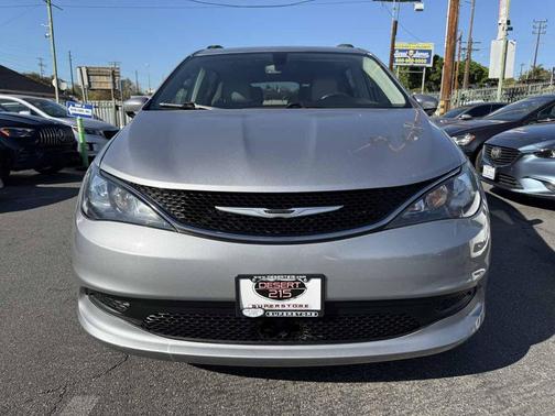 2021 Chrysler Voyager LXI