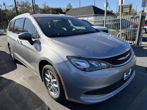 2021 Chrysler Voyager LXI