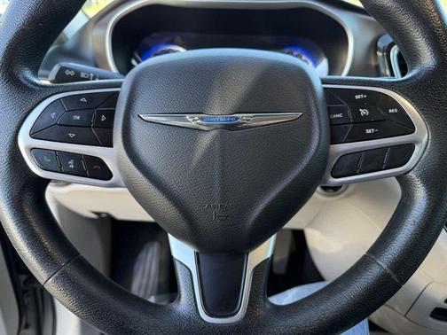 2021 Chrysler Voyager LXI