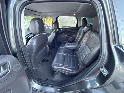 White Platinum Metallic Tri-Coat 2017 Ford Escape Titanium