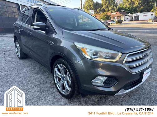 White Platinum Metallic Tri-Coat 2017 Ford Escape Titanium