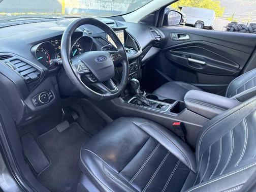 White Platinum Metallic Tri-Coat 2017 Ford Escape Titanium