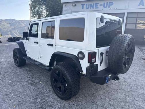 Bright White Clearcoat 2012 Jeep Wrangler Unlimited Altitude