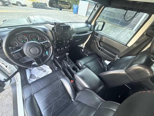 Bright White Clearcoat 2012 Jeep Wrangler Unlimited Altitude