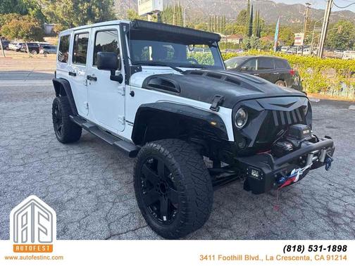 Bright White Clearcoat 2012 Jeep Wrangler Unlimited Altitude