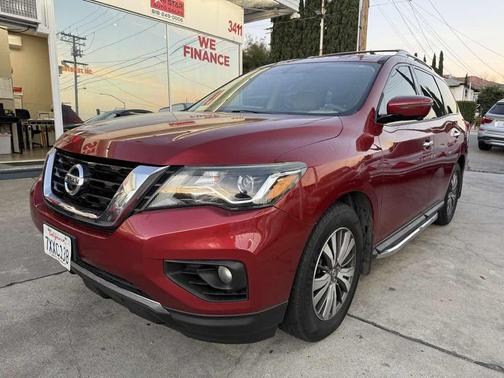 2017 Nissan Pathfinder SL