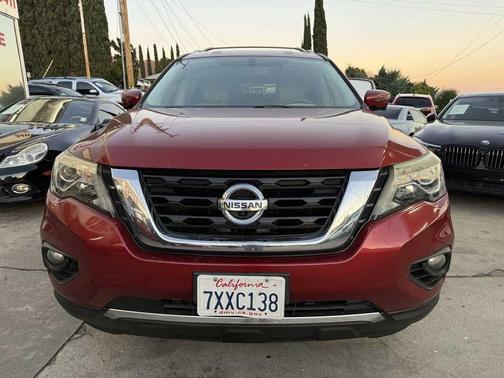 2017 Nissan Pathfinder SL