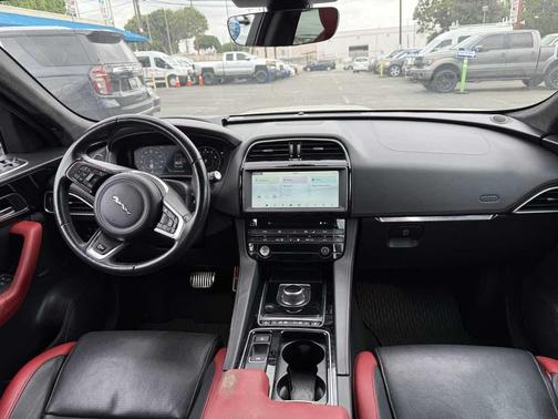 2019 Jaguar F-PACE S