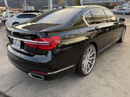 2017 BMW 740 740i