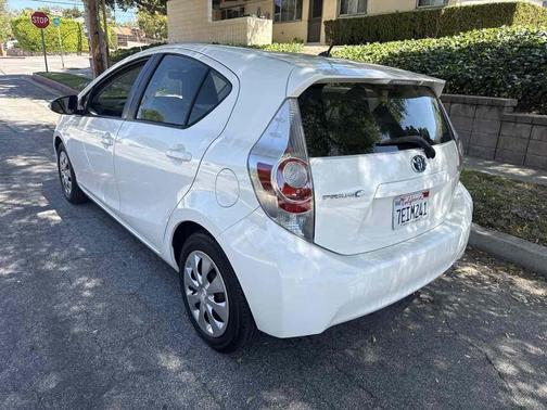 Super White 2013 Toyota Prius c Four