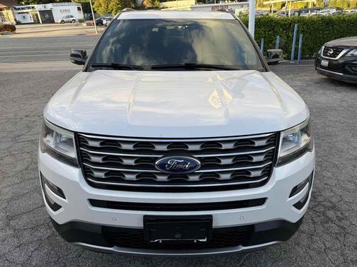 Oxford White 2017 Ford Explorer XLT