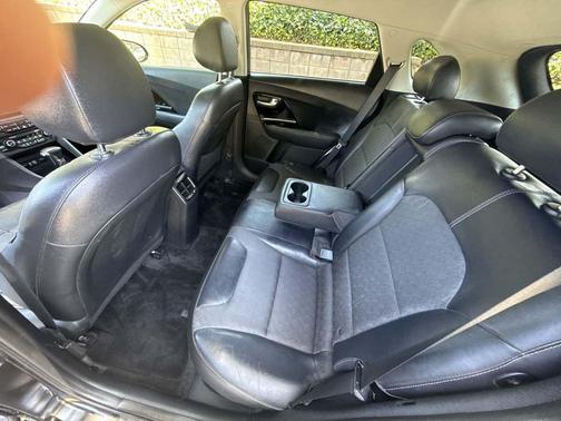 Aurora Black Pearl 2017 Kia Niro Touring