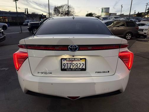 2017 Toyota Mirai Base