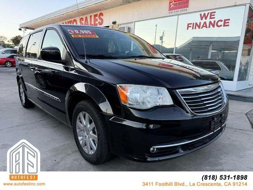 2016 Chrysler Town & Country Touring