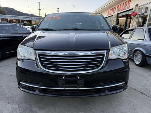 2016 Chrysler Town & Country Touring
