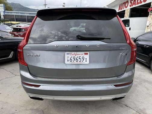 2017 Volvo XC90 T6 Momentum